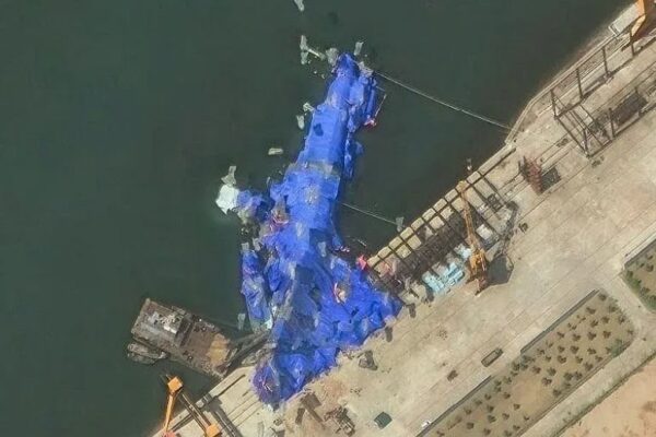 Сателитна снимка на военен кораб