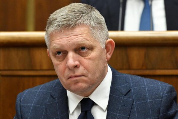Робърт Фицо