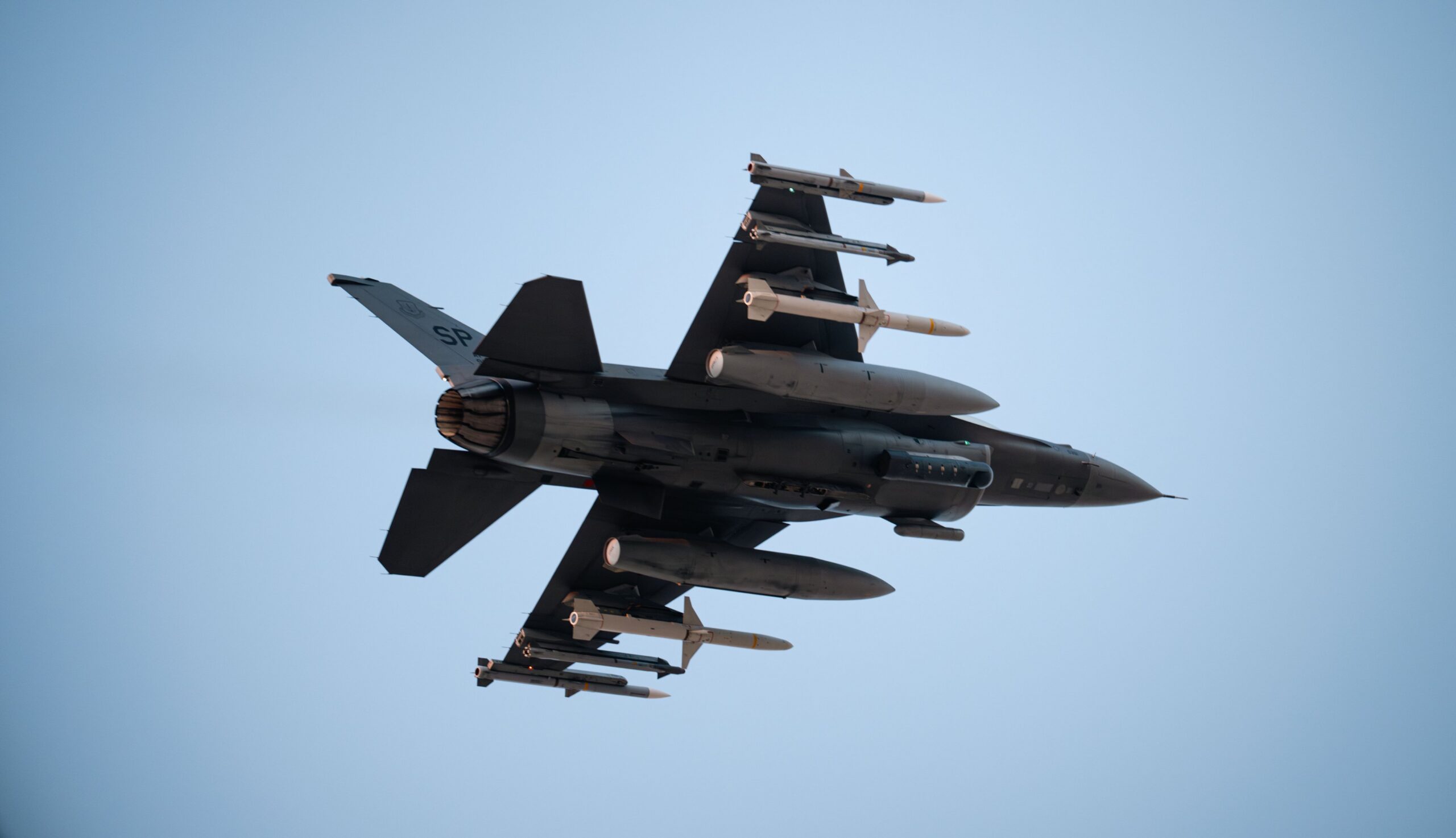 F-16