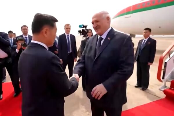 Ким Йонг Ун се срещна с Александър Лукашенко