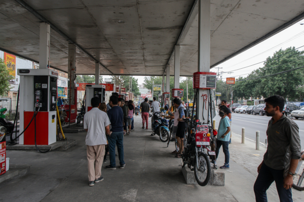 Бензиностанция в Бангладеш