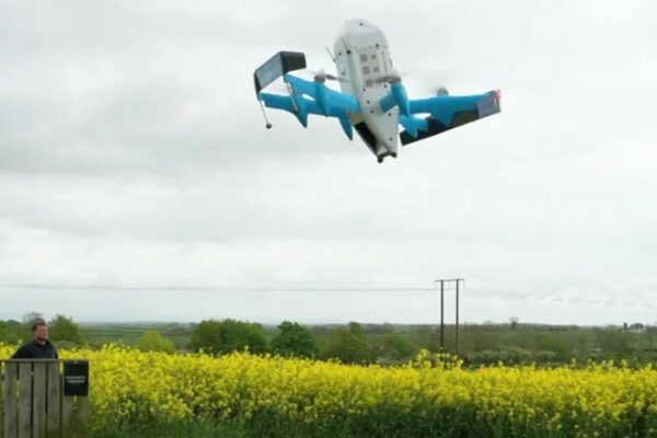 Дрон на Амазон